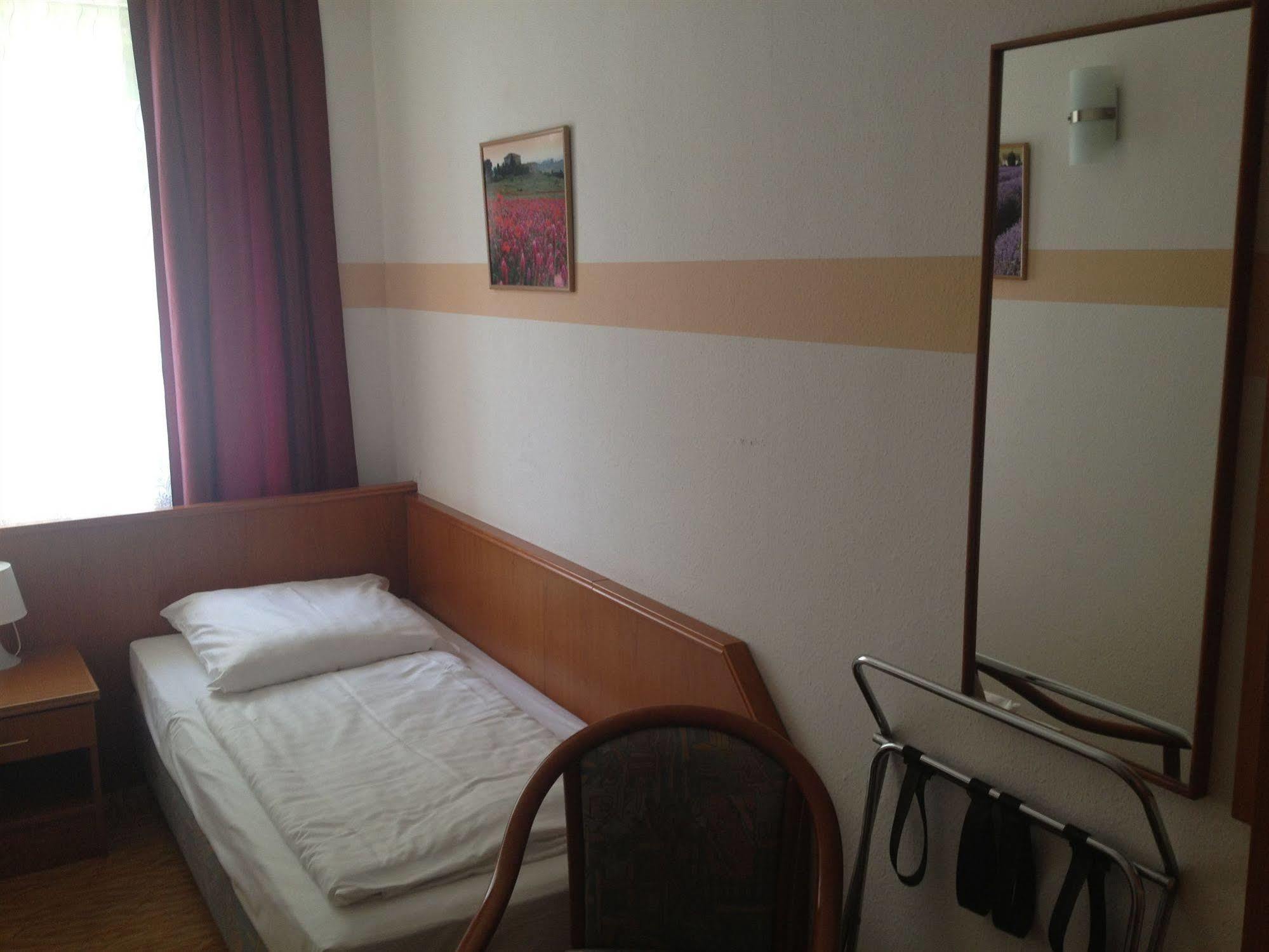 Itm Hotel Oase Hamburg Kültér fotó